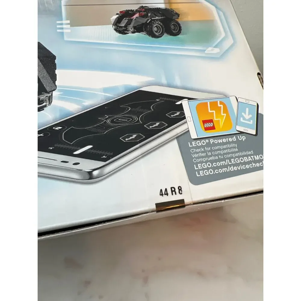 LEGO DC Super Heroes App-Controlled Batmobile (Set 76112) New Factory Sealed